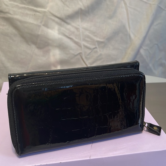 “Look like” D&G wallet - Picture 2 of 6